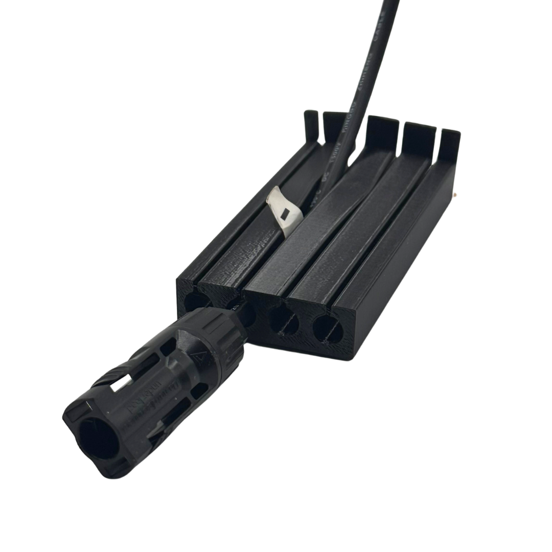 Musterpaket PV Kabel Dachdurchführung 105mm – 4 Konfigurationen zum Testen | Dachdurchführung24.de